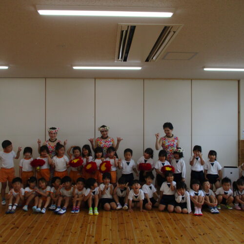 ５月　フラダンスを踊ろう♪